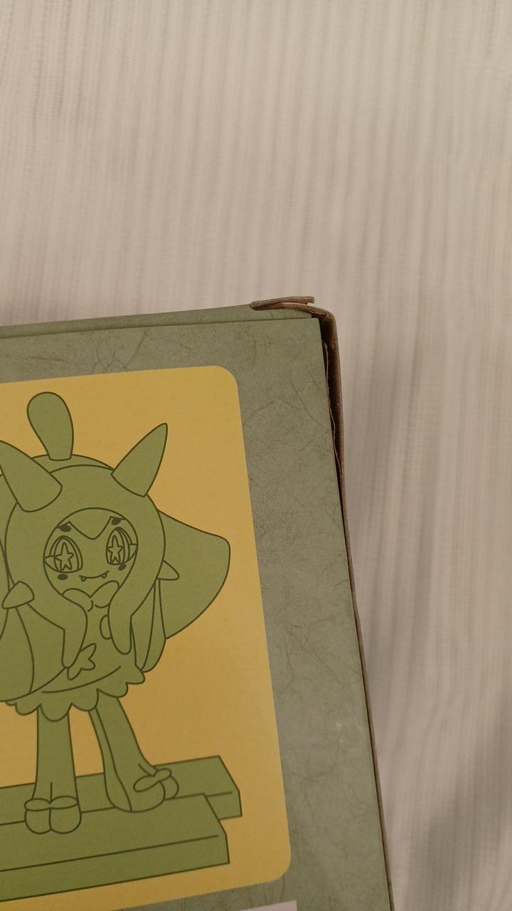 箱にダメージあり