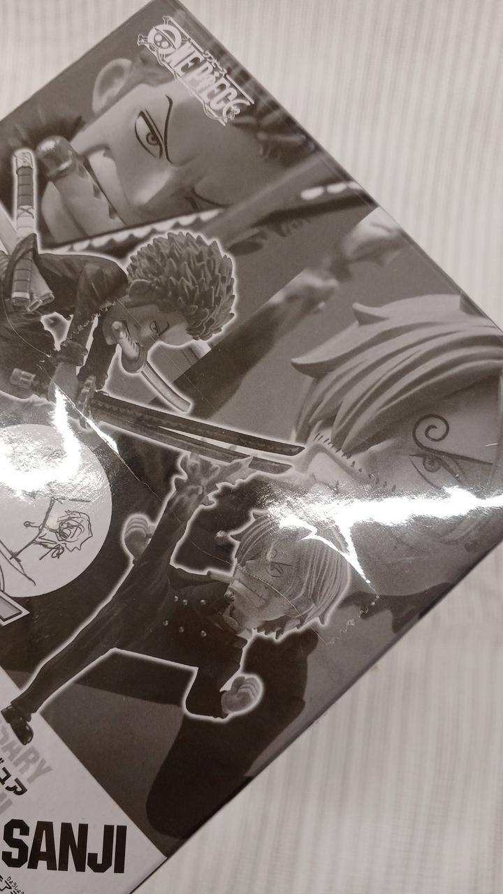 未開封ですが外袋にテープ貼ってあります