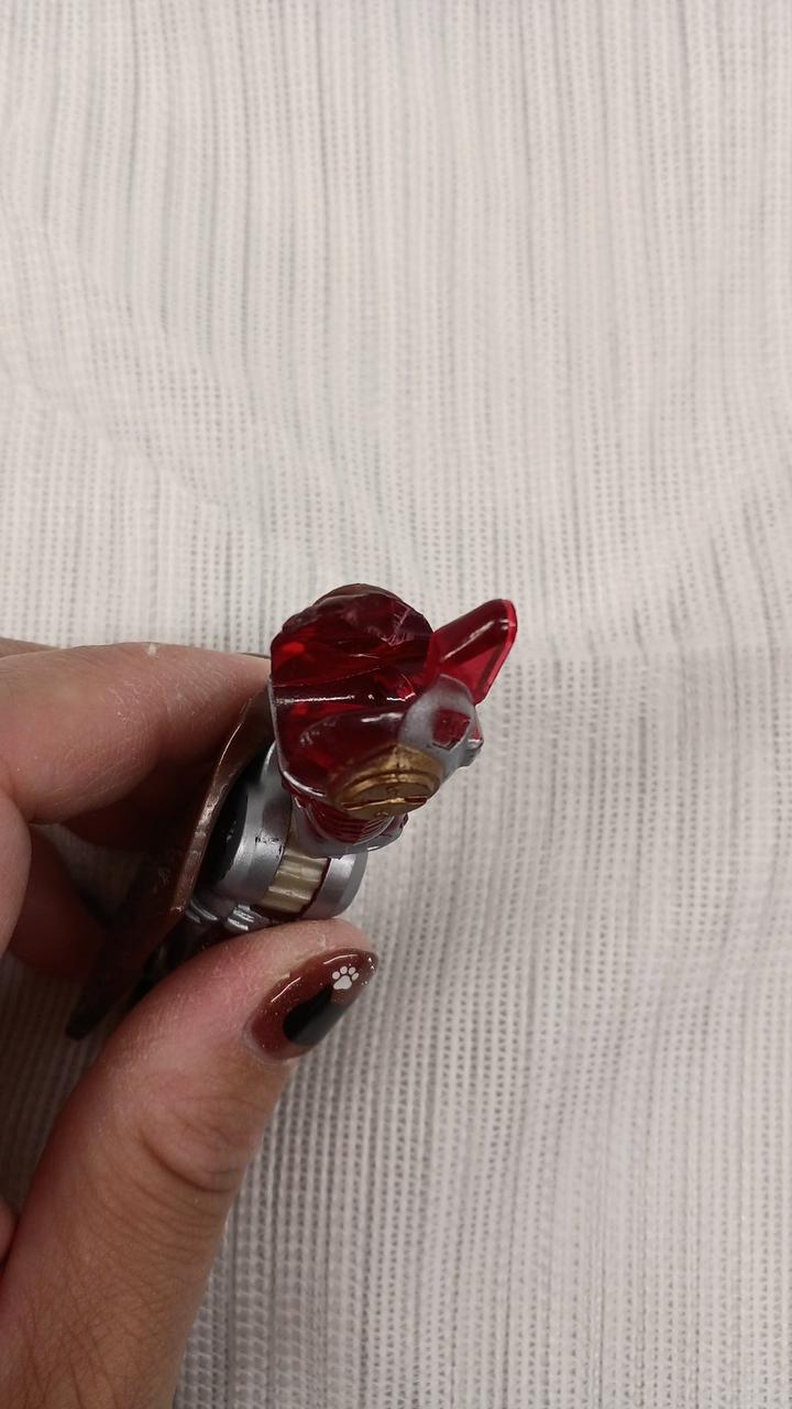 一部割れている為左腕プラプラします