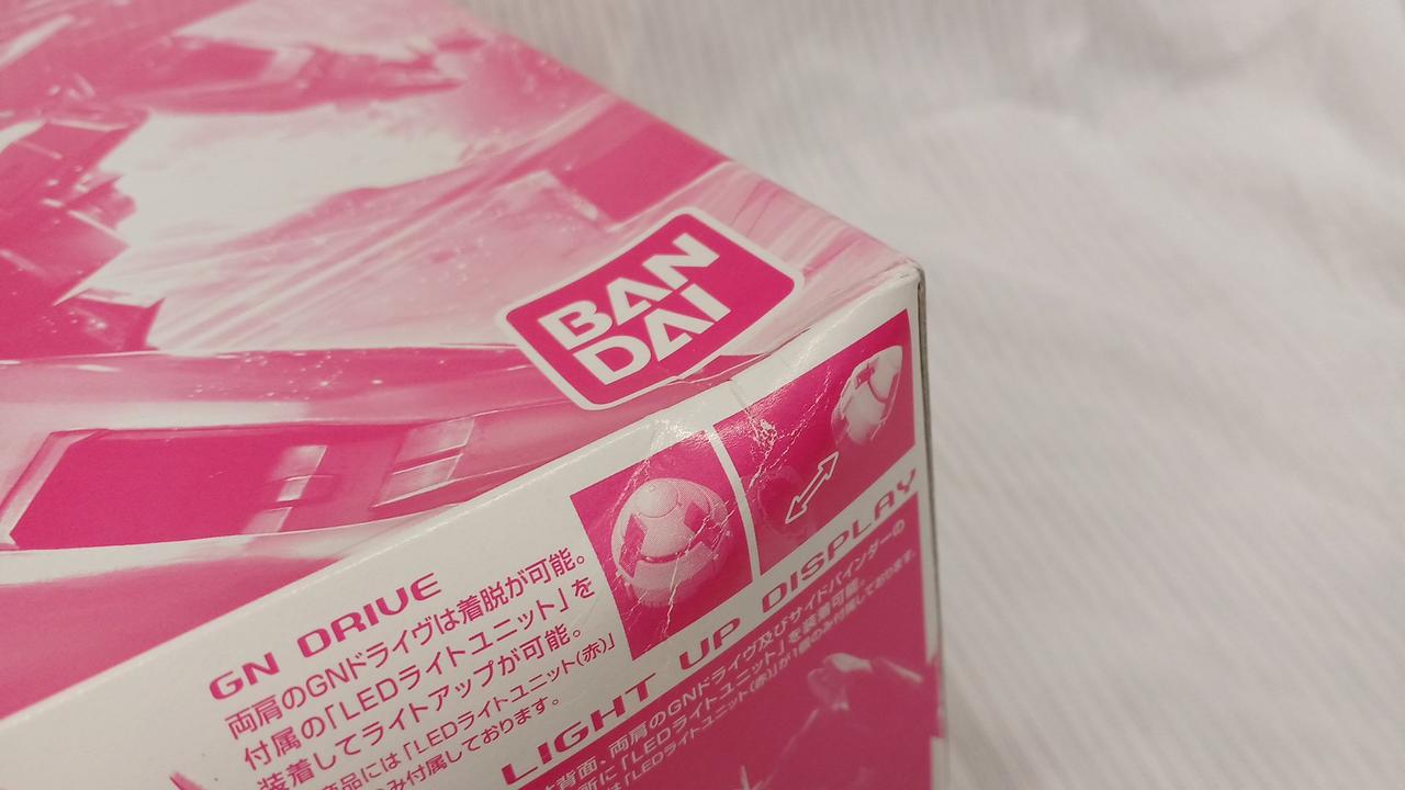 箱のダメージ多めです