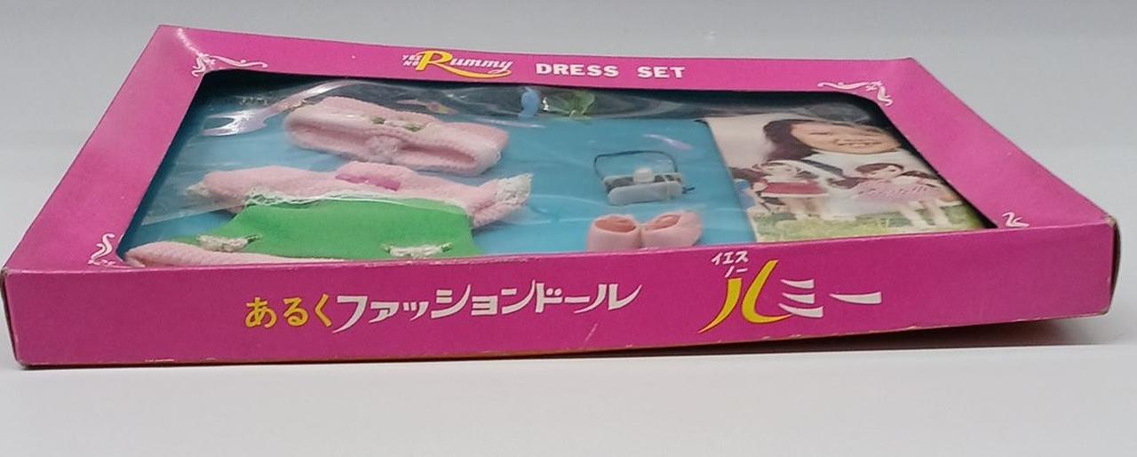 箱が全体的に歪んでます