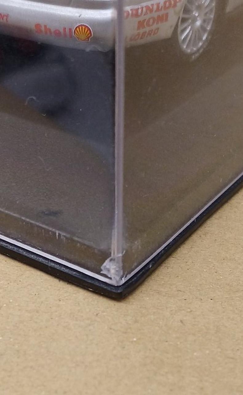 ケースに欠けあり