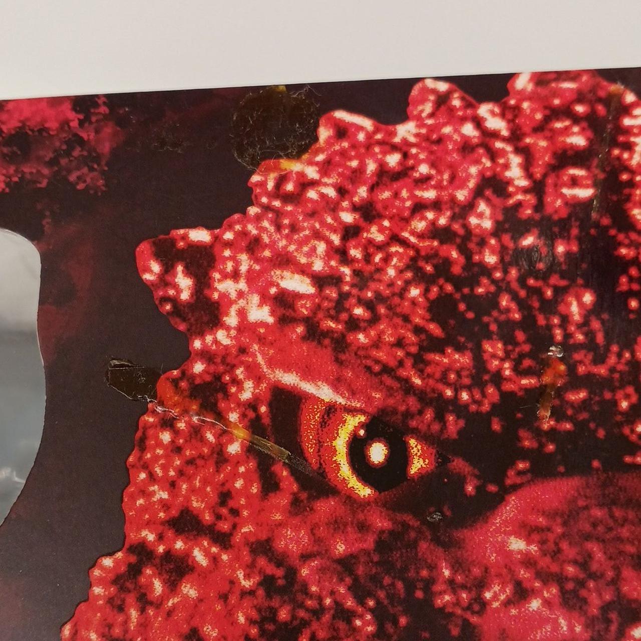 輪ゴムが溶けた跡があります。