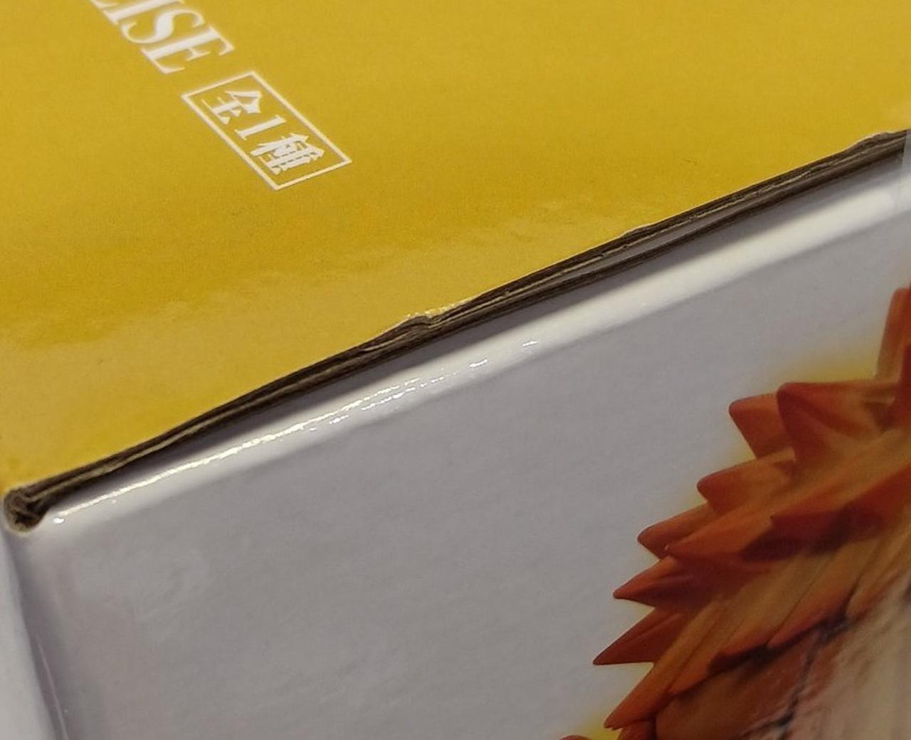 外箱イタミがあります。