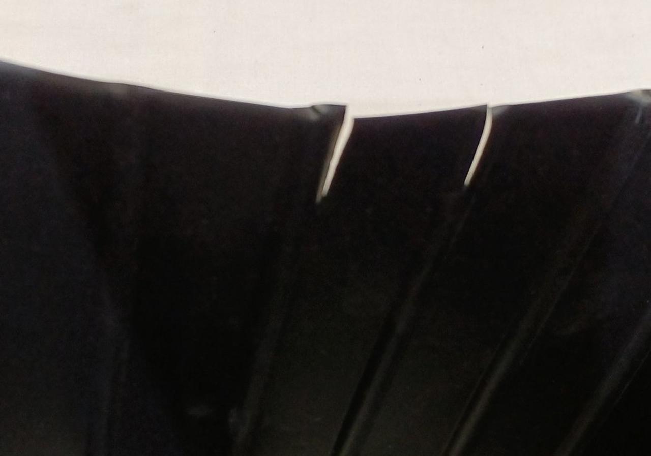 内箱に割れあります