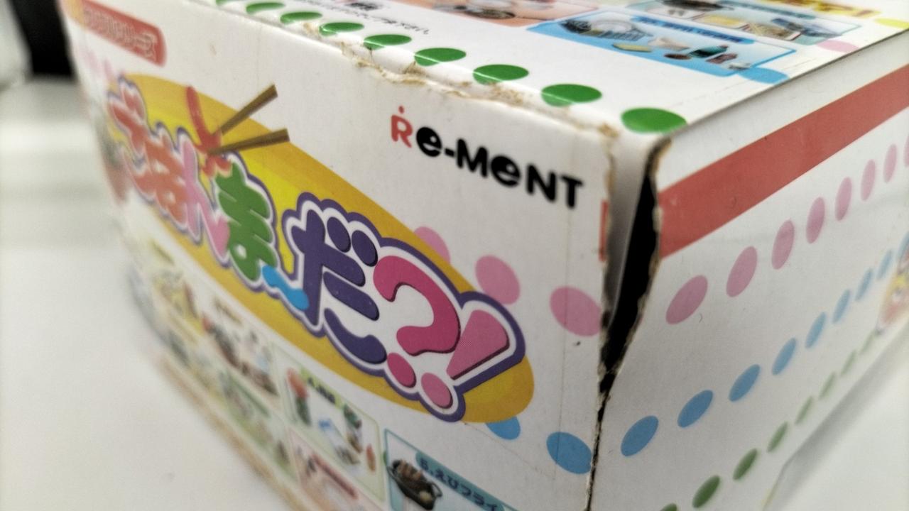 箱に汚れ、破損有り