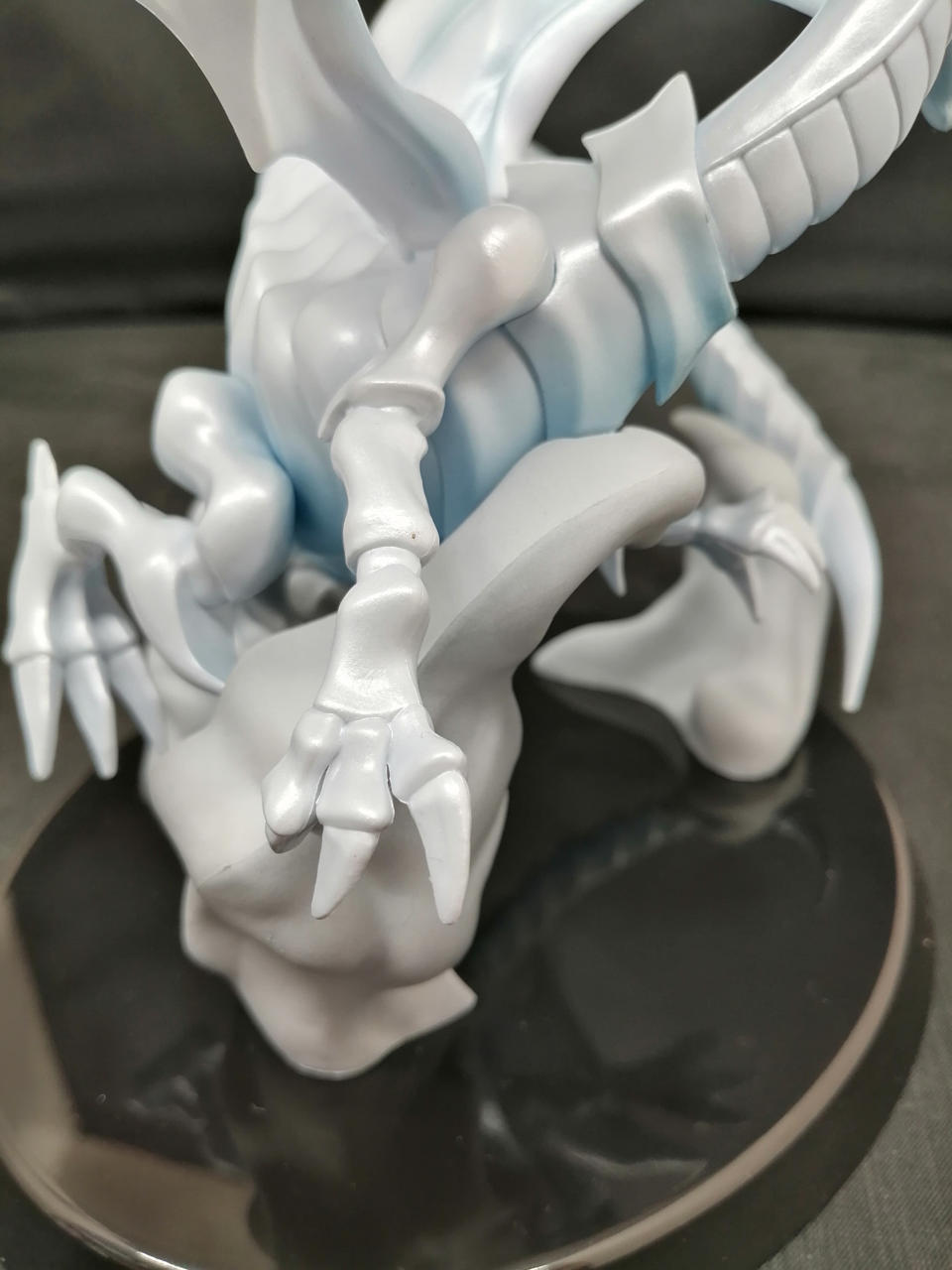 腕に微かな汚れが有ります。