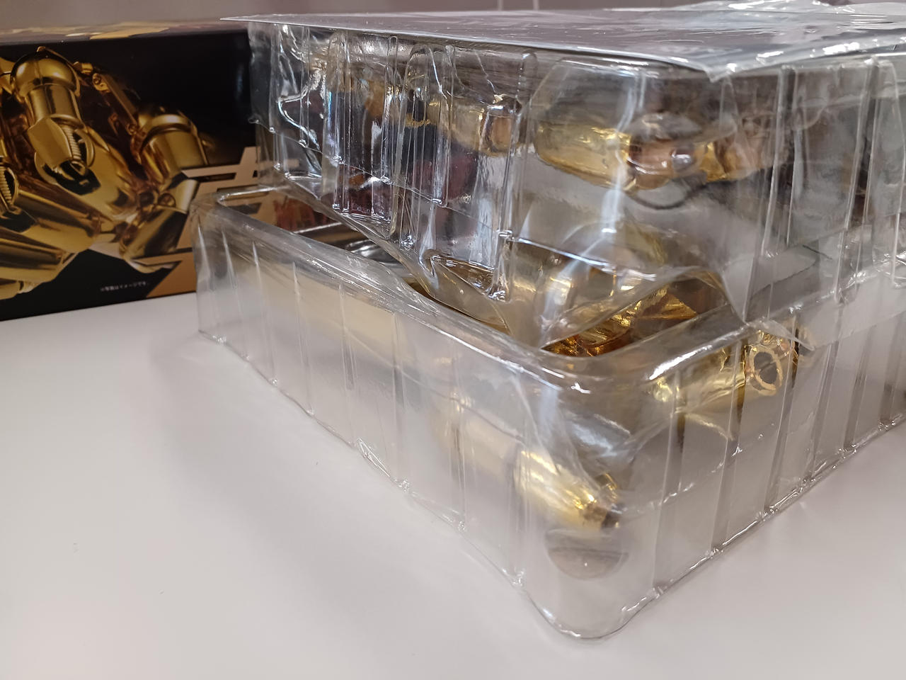 四隅プラスチック変化あり。