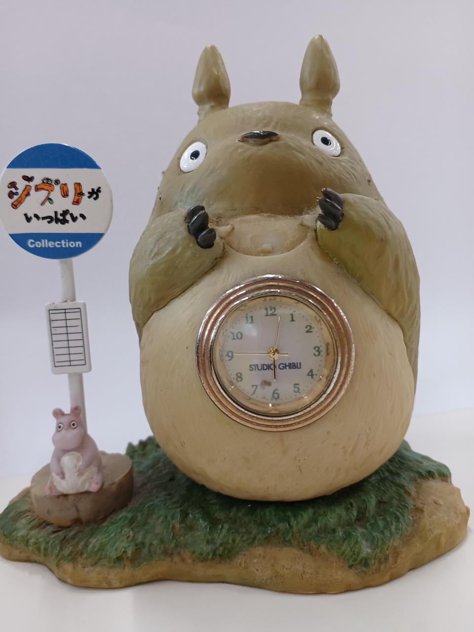 カオナシお面なし。時計動いてません
