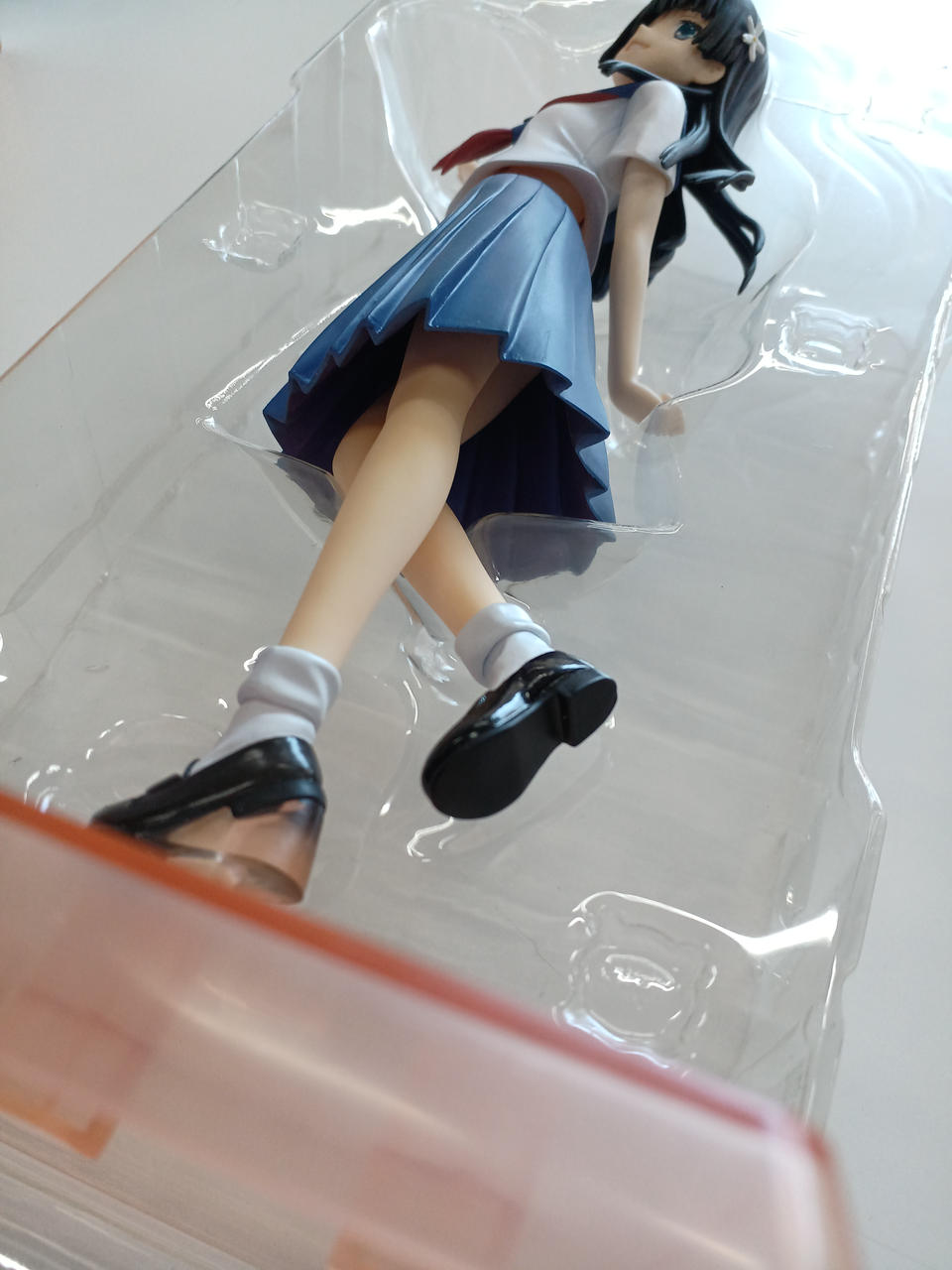 スカート内部、ベタつきます。