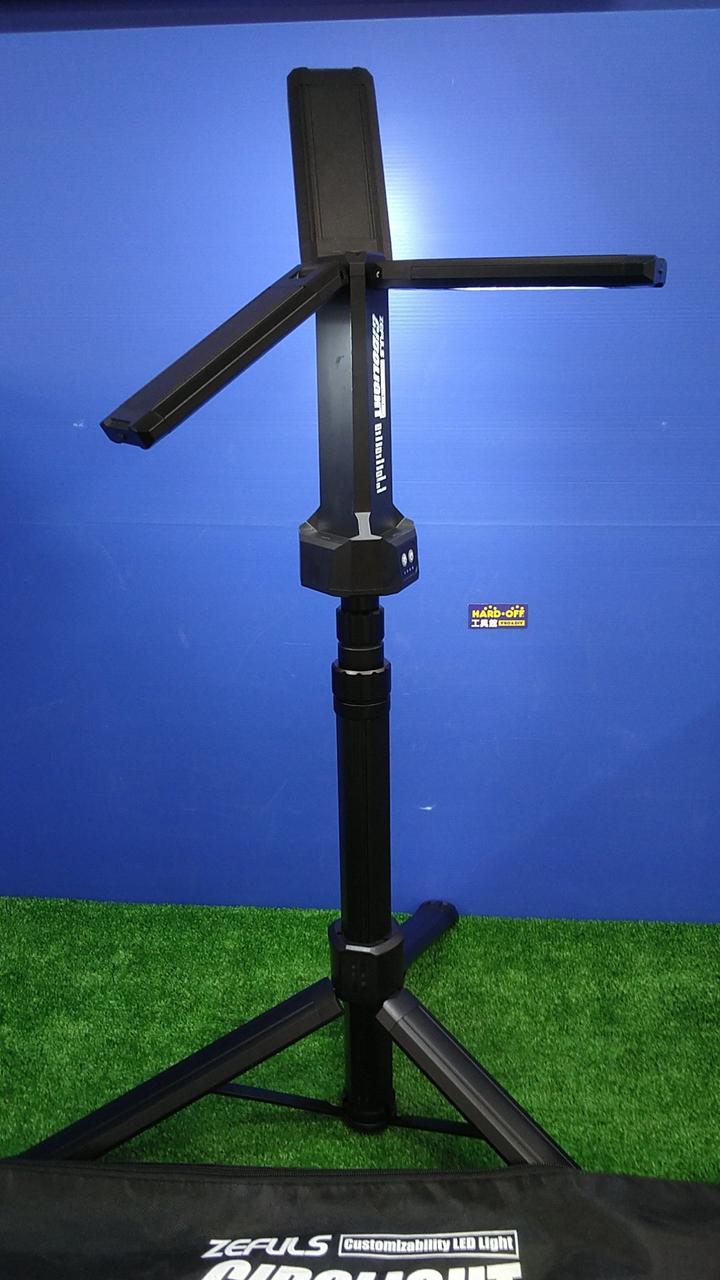 ライト角度調整はクリック式