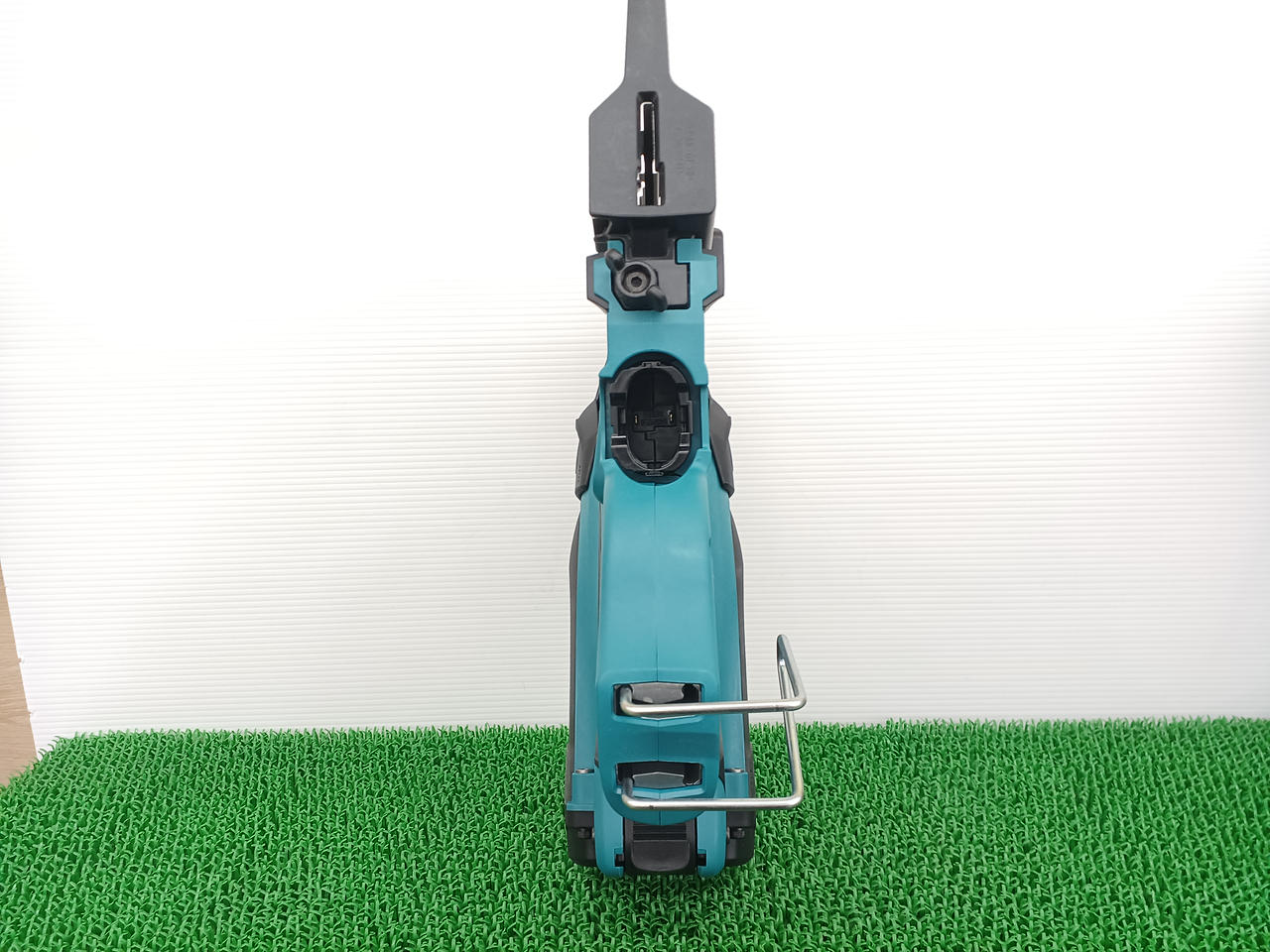 MAKITA|【エア不要で取り回し自在】コンクリート用ガスピン打機