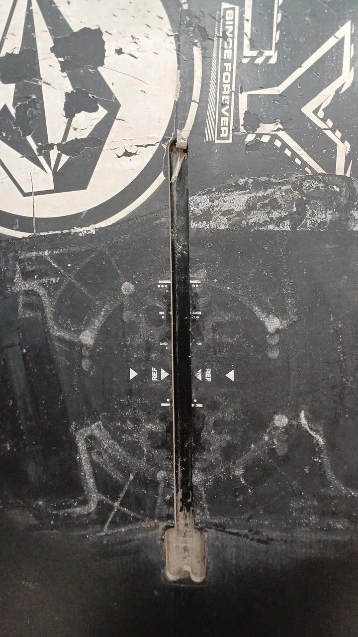 ビンディング部品欠損しています