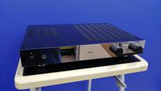 プリメインアンプ|AURA