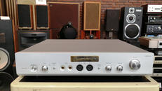 ヘッドホンアンプ|LUXMAN