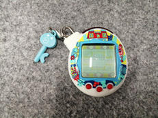 いぇー!ふぁみりーイロイロ!たまごっちプラス ふぁみたまおう|BANDAI