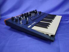 アナログシンセサイザー|KORG