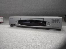 VHS|TOSHIBA