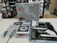マザーボード|ASUS