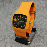 クォーツ・アナログ腕時計|DIESEL