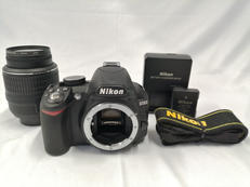 デジタル一眼レフカメラ レンズキット|NIKON