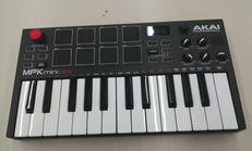 MIDIキーボード|AKAI