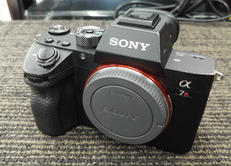 ミラーレス一眼|SONY
