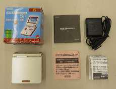 GBA SP/ファミコンカラー|NINTENDO