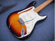 ストラトキャスタータイプ|FENDER