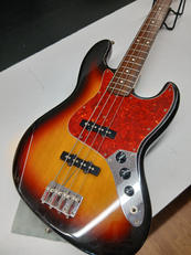 エレキベース|FENDER