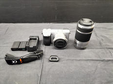 ミラーレス一眼ダブルズームキット|SONY