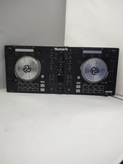 DJコントローラー|NUMARK