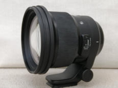 ジャンク品ニコンFE2＋シグマズームレンズ ジャンク品ニコンFE2＋シグマズームレンズ