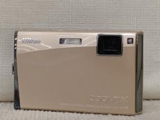 コンパクトデジタルカメラ|NIKON