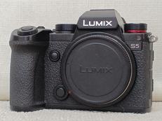 ミラーレス一眼レフ ボディ|PANASONIC