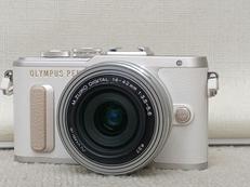 ミラーレス一眼レフ ダブルズームキット|OLYMPUS