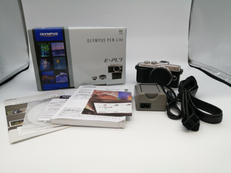 ミラーレス一眼レフカメラ|OLYMPUS