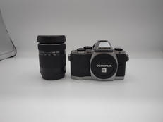 ミラーレス一眼|OLYMPUS