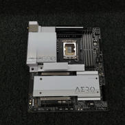 マザーボード|GIGABYTE