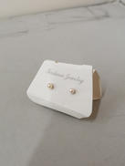 ピアス 白珠付き|K18