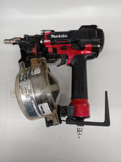 エア釘打ち機|MAKITA