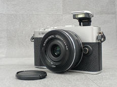 ミラーレス一眼カメラレンズキット|OLYMPUS