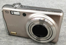 コンパクトデジタルカメラ|FUJIFILM