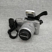 ミラーレス一眼　ダブルズームキット|OLYMPUS