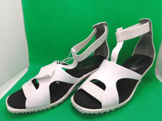 アンクルストラップサンダル|ISSEY MIYAKE