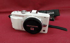 ミラーレス一眼|OLYMPUS