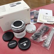 ミラーレス一眼|OLYMPUS