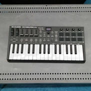 MIDIキーボード|M-AUDIO