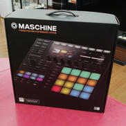 MIDIコントローラー|MASCHINE