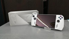 ポータブルゲーミングPC|ASUS